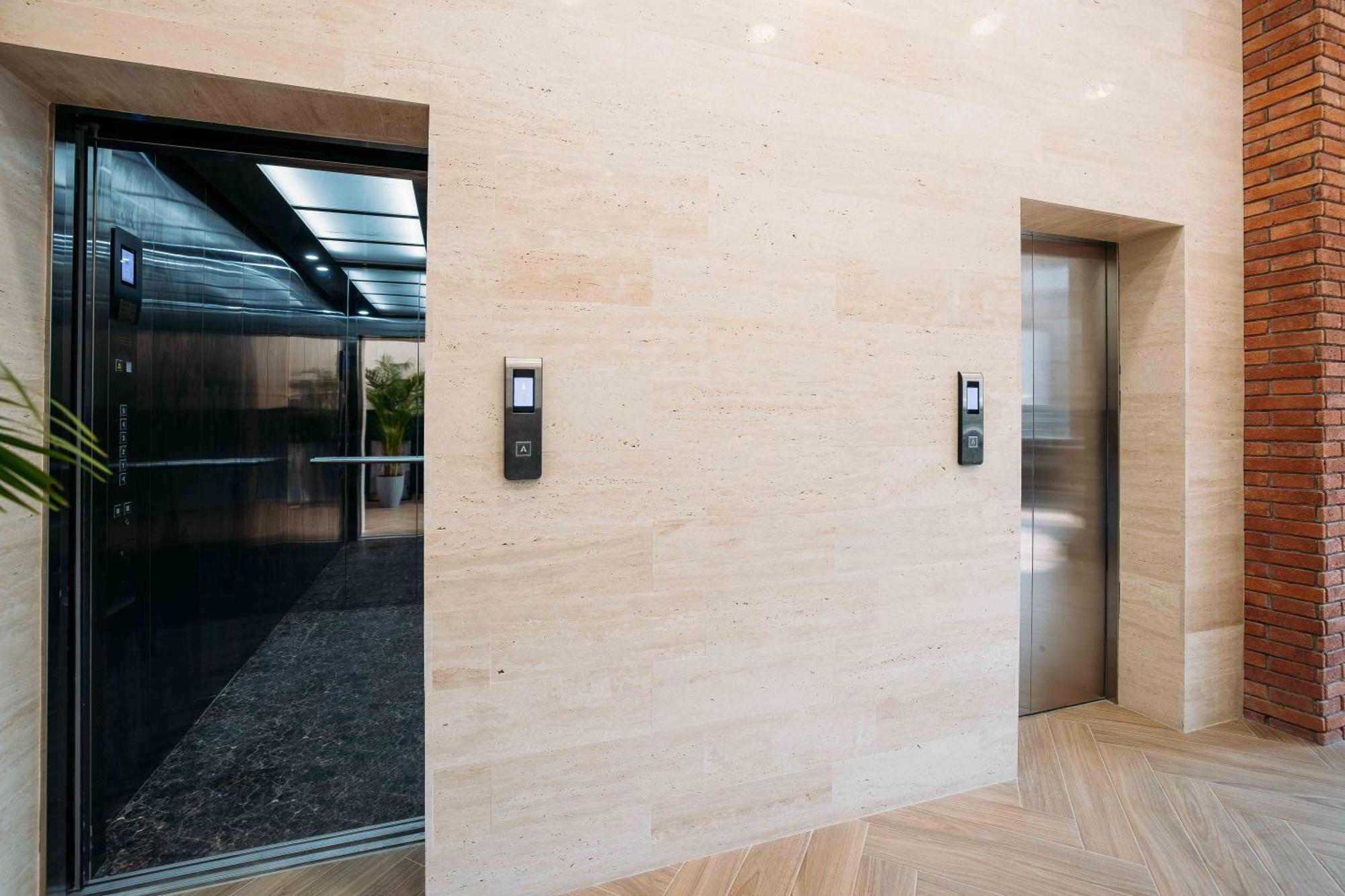Hotel Monday By Dnt Group Tbilisi ภายนอก รูปภาพ