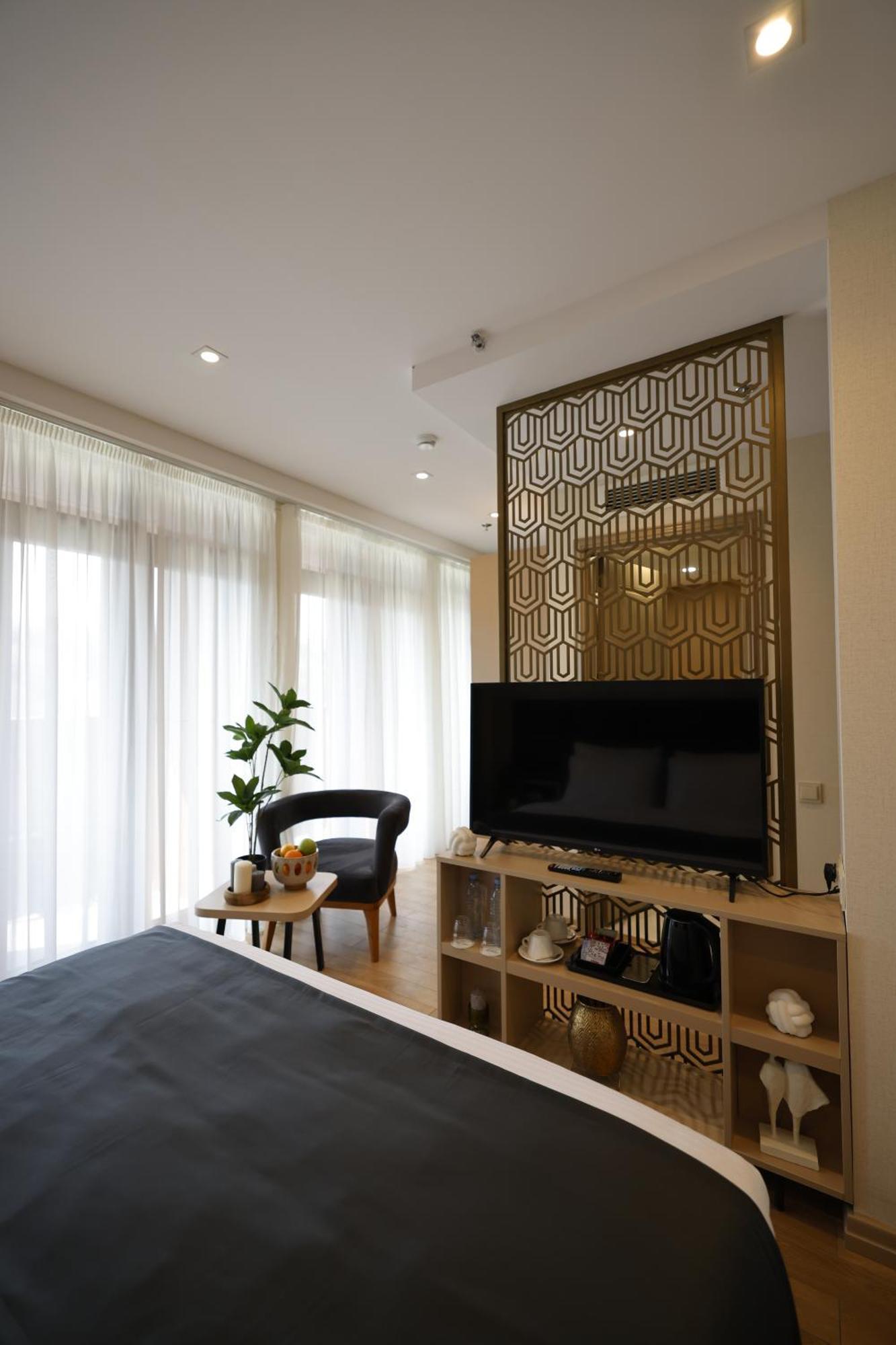 Hotel Monday By Dnt Group Tbilisi ภายนอก รูปภาพ